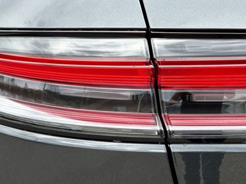 New 2025 Porsche Macan image 38