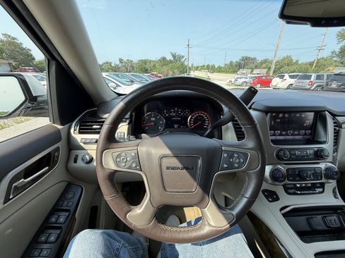 Used 2016 GMC Yukon XL Denali w/ Open Road Package AWD/4WD image 22