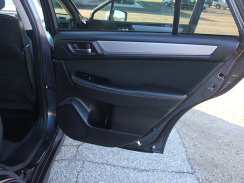 Used 2017 Subaru Outback 2.5i Premium image 35
