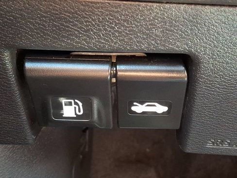 Used 2023 Nissan Kicks SR w/ SR Premium Package FWD image 26