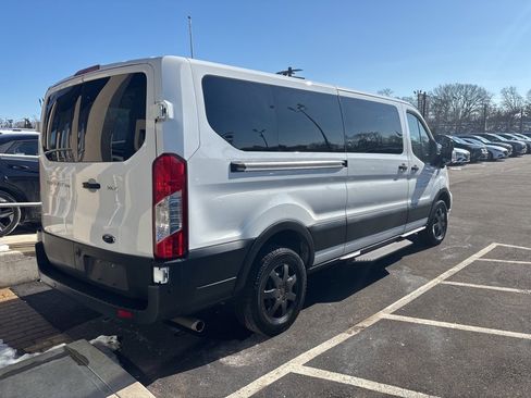 Used 2023 Ford Transit 350 XLT image 3