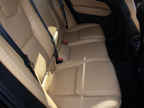 Used 2022 Volvo XC60 B5 Inscription w/ Climate Package image 26