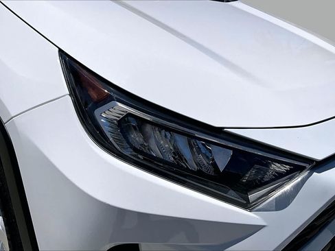 Used 2021 Toyota RAV4 XLE FWD image 27
