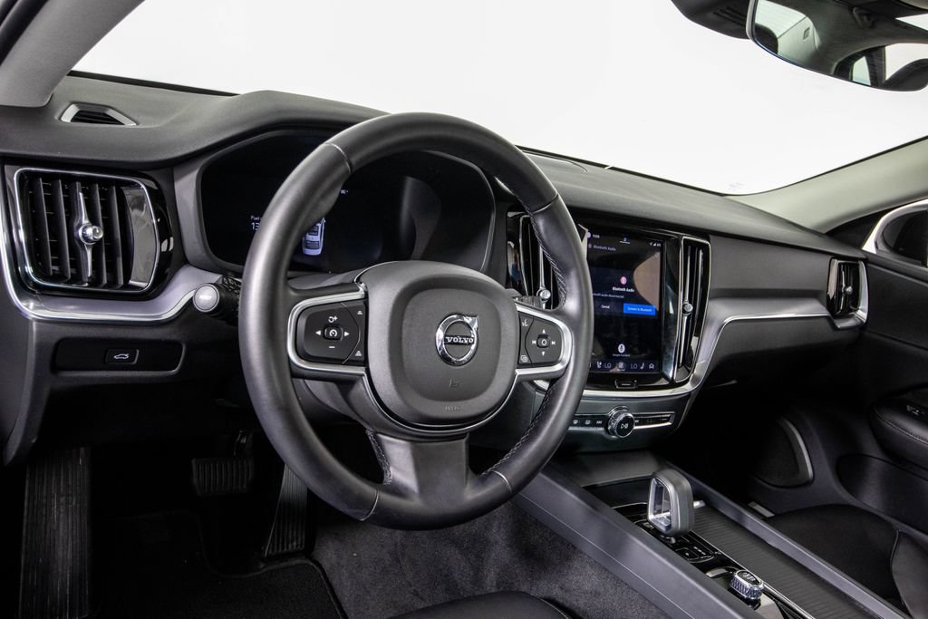 Used 2025 Volvo S60 B5 Core FWD image 17