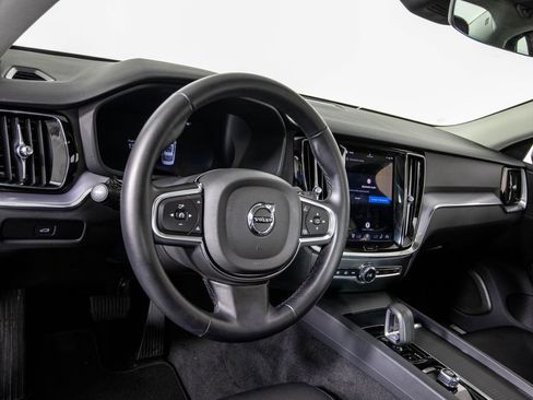 Used 2025 Volvo S60 B5 Core FWD image 17