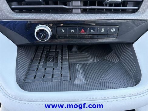 Certified 2025 Ford Explorer Platinum w/ Ultimate Package image 8