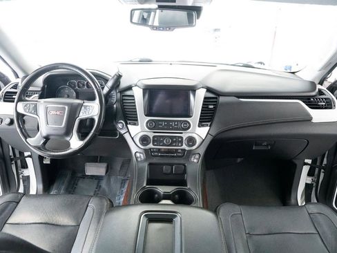 Used 2019 GMC Yukon XL SLT image 18