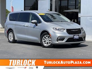 Used 2023 Chrysler Pacifica Touring-L FWD video 1