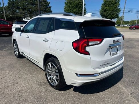 Used 2024 GMC Terrain Denali w/ Denali Premium Package AWD/4WD image 8
