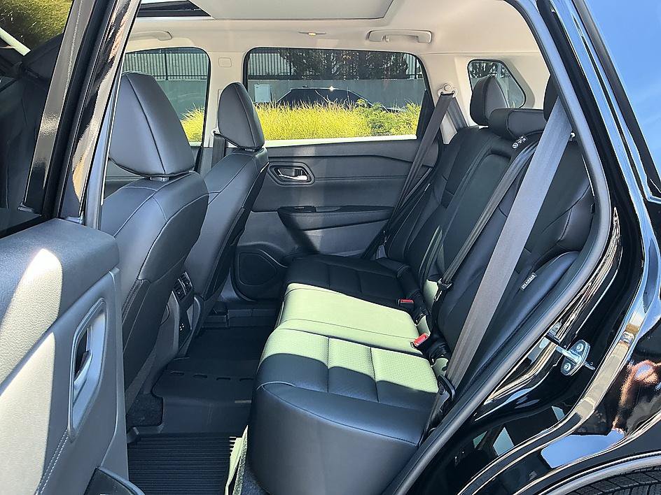 Certified 2026 Nissan Rogue Dark Armor FWD image 23