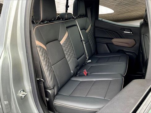 New 2026 GMC Canyon Denali image 9