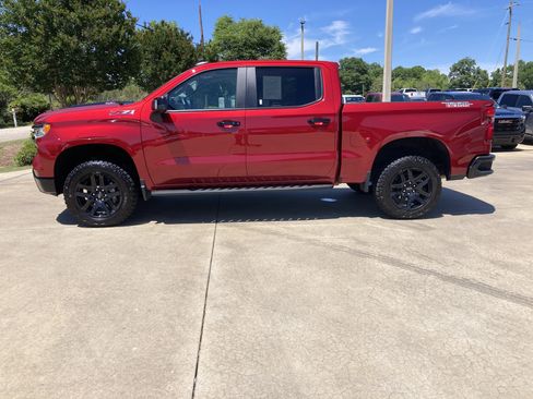 Certified 2025 Chevrolet Silverado 1500 LT Trail Boss w/ LT Trail Boss Premium Package AWD/4WD image 9
