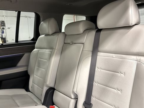 Used 2025 Hyundai Santa Fe Limited image 12