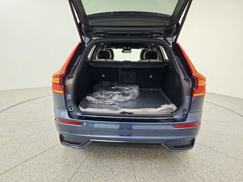 New 2026 Volvo XC60 B5 Plus w/ Climate Package image 19