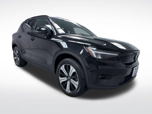 Used 2023 Volvo XC40 Recharge Plus AWD/4WD image 2
