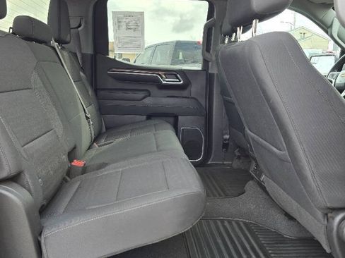 Used 2023 Chevrolet Silverado 1500 LT AWD/4WD image 17