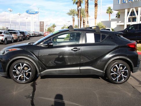 Used 2018 Toyota C-HR XLE image 4