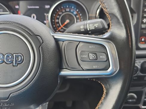 Used 2022 Jeep Gladiator Overland AWD/4WD image 17