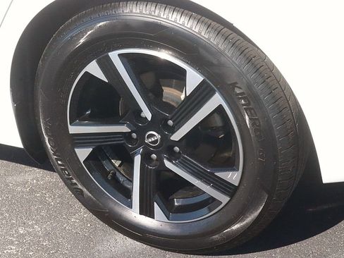 Used 2025 Nissan Sentra SV FWD image 8