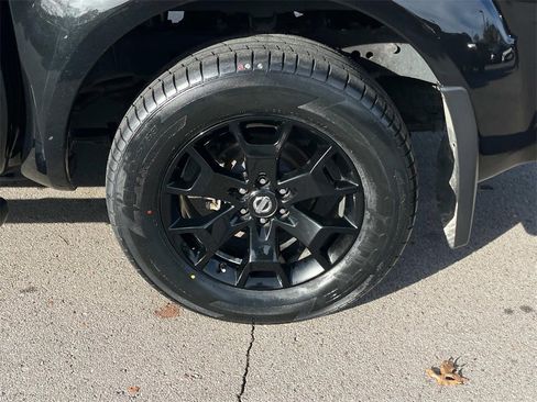 Used 2021 Nissan Frontier SV w/ Midnight Edition Floor Mats image 13