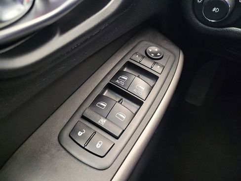 Used 2019 Jeep Cherokee Limited w/ Technology Group AWD/4WD image 27