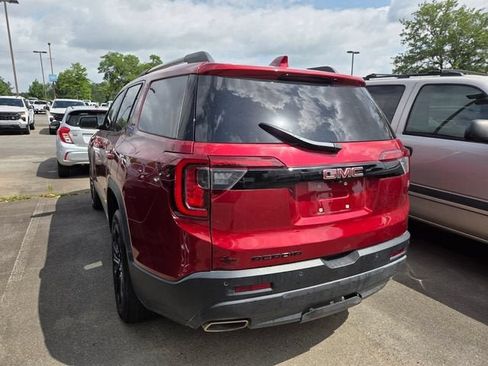 Used 2023 GMC Acadia SLE w/ Driver Convenience Package FWD image 4