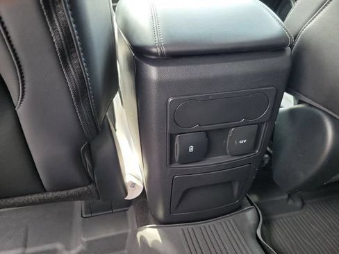 Certified 2024 Ford Explorer XLT w/ Equipment Group 202A AWD/4WD image 30