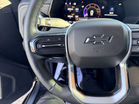 Used 2025 Chevrolet Colorado ZR2 w/ Technology Package image 25