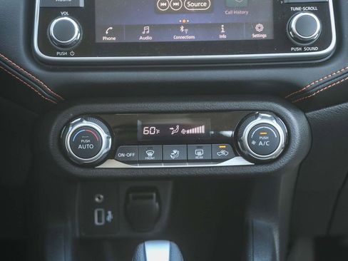 Used 2020 Nissan Versa SR FWD image 12
