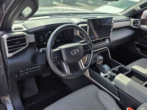 Used 2025 Toyota Tundra Limited AWD/4WD image 21