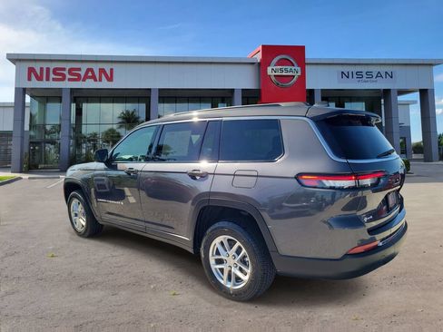 Used 2024 Jeep Grand Cherokee L Laredo AWD/4WD image 4