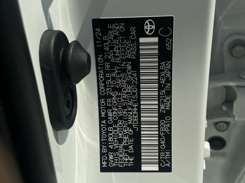 Used 2025 Toyota Corolla LE w/ LE Premium Package image 24