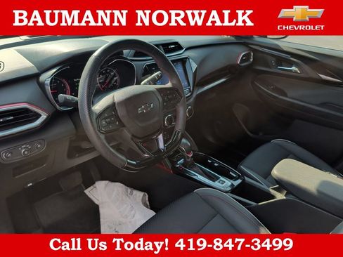 Used 2022 Chevrolet TrailBlazer RS w/ Sun and Liftgate Package AWD/4WD image 19