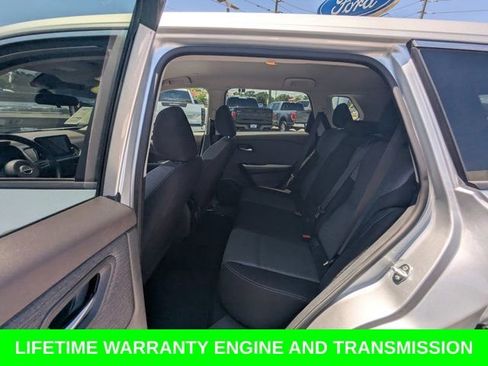 Used 2023 Nissan Rogue SV FWD image 15