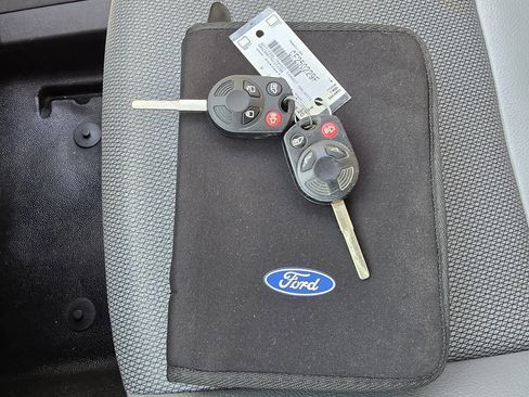 Used 2017 Ford Transit Connect XL image 42