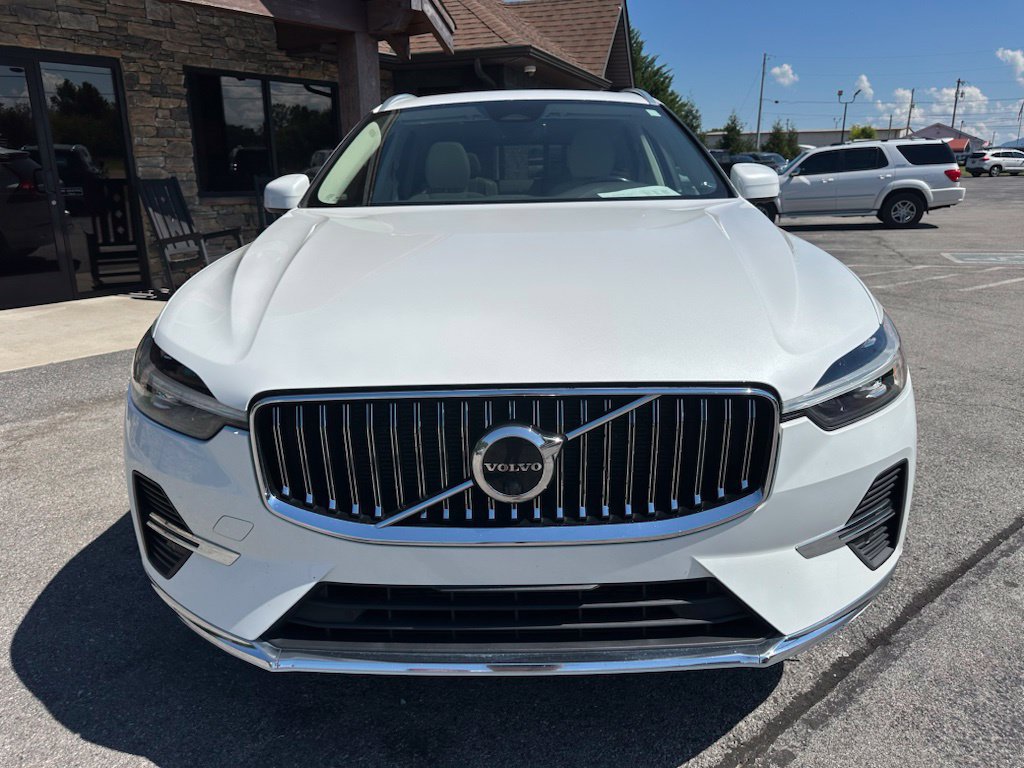Used 2023 Volvo XC60 B5 Plus AWD/4WD image 13