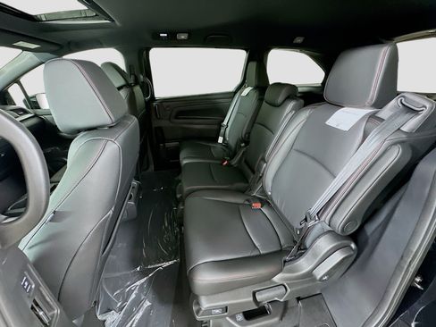 Used 2025 Honda Odyssey Sport-L image 15