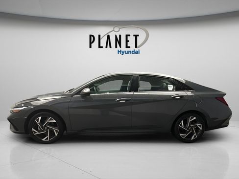Certified 2024 Hyundai Elantra Limited image 2