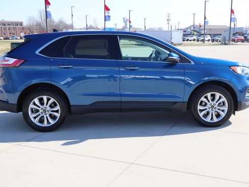 Used 2024 Ford Edge Titanium image 5