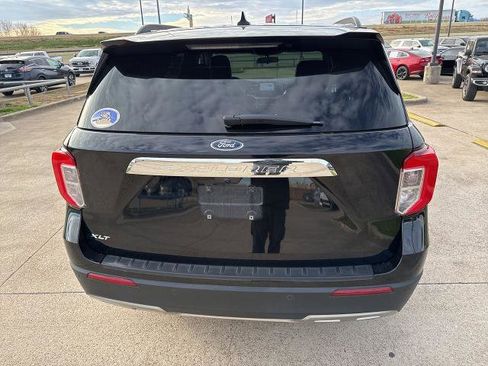 Certified 2022 Ford Explorer XLT w/ Equipment Group 202A image 9