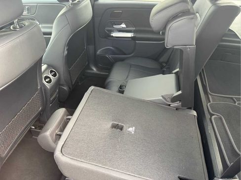 Used 2025 Mercedes-Benz GLB 250 4MATIC image 25