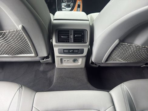 Used 2023 Audi Q5 2.0T Premium w/ Convenience Package AWD/4WD image 12