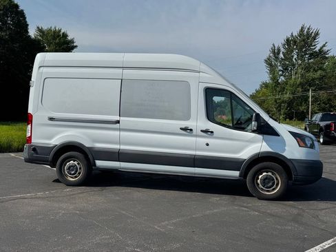 Used 2017 Ford Transit 250 148 High Roof RWD image 2