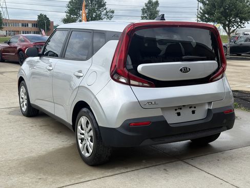 Used 2021 Kia Soul LX FWD image 5