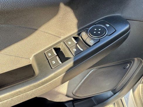 Used 2022 Ford Escape SEL image 18