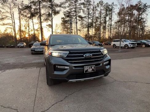 Used 2020 Ford Explorer XLT w/ Equipment Group 202A image 9