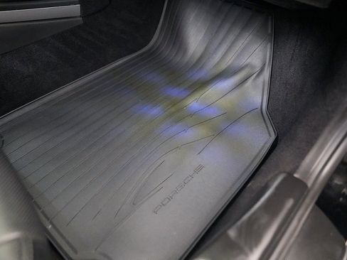 Used 2013 Porsche 911 4 Coupe image 22