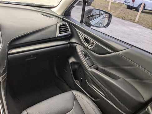 Used 2019 Subaru Forester Limited image 15