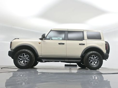 New 2025 Ford Bronco Badlands image 50