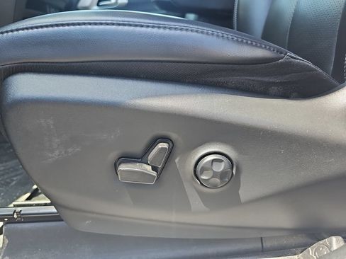 Used 2023 Chrysler Pacifica Touring-L w/ S Appearance Package AWD/4WD image 13